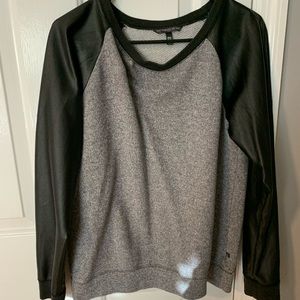 VS Pink long sleeve shirt